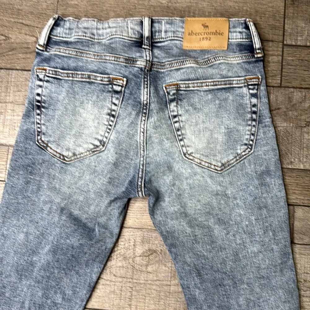 Abercrombie Kids Light Blue Distressed Skinny Jeans
